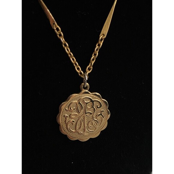 Gold tone 17 inch necklace monogram script design - Picture 1 of 3